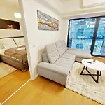 Tusarova Comfort Apartment, City Center, Parking!