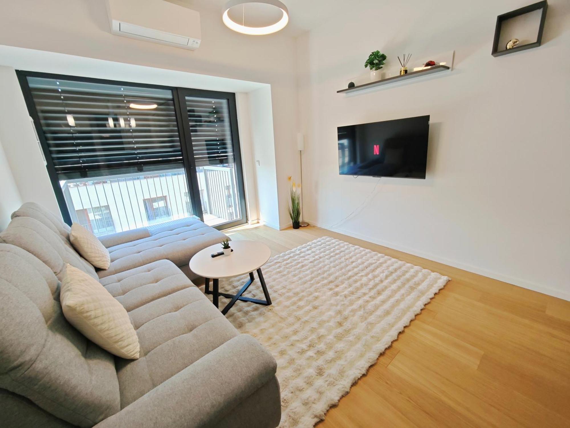 Tusarova Comfort Apartment, Center, Parking! *